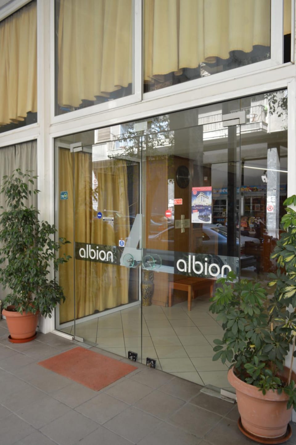 Albion Hotel in Athens