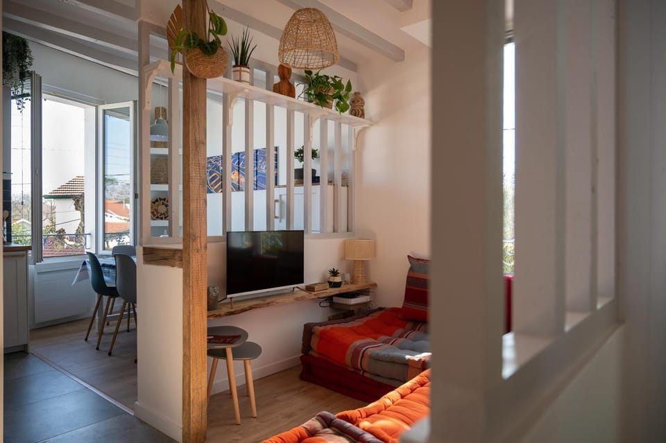 Communal lounge/ TV room