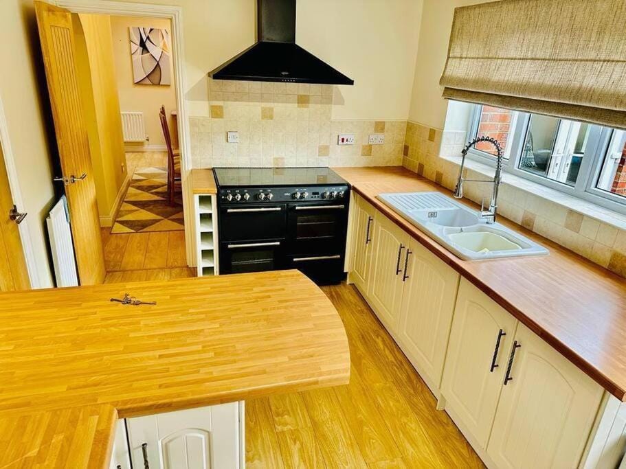 Kitchen or kitchenette, dishwasher, minibar, pet friendly, stove