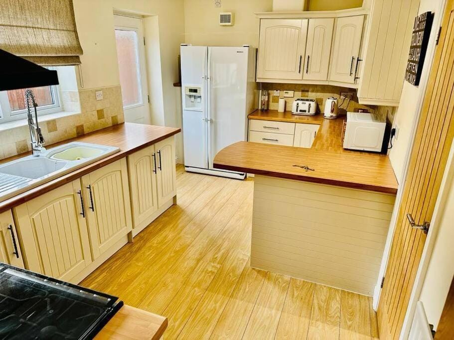 Coffee/tea facilities, Kitchen or kitchenette, dishwasher, minibar, pet friendly, stove, toaster
