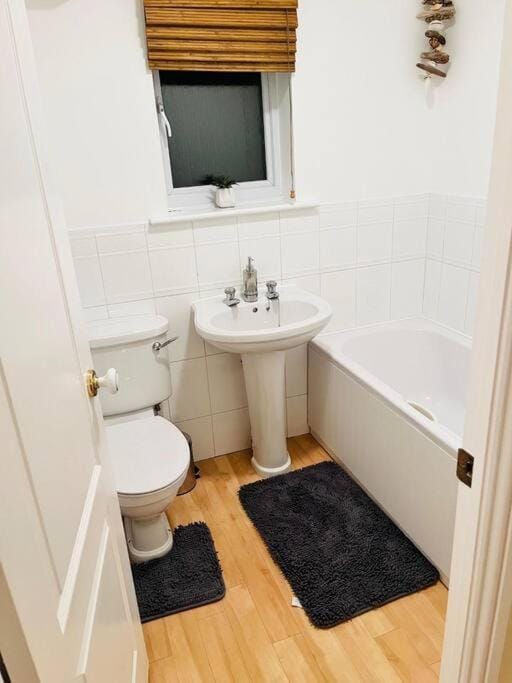Toilet, Bathroom, Bath, towels