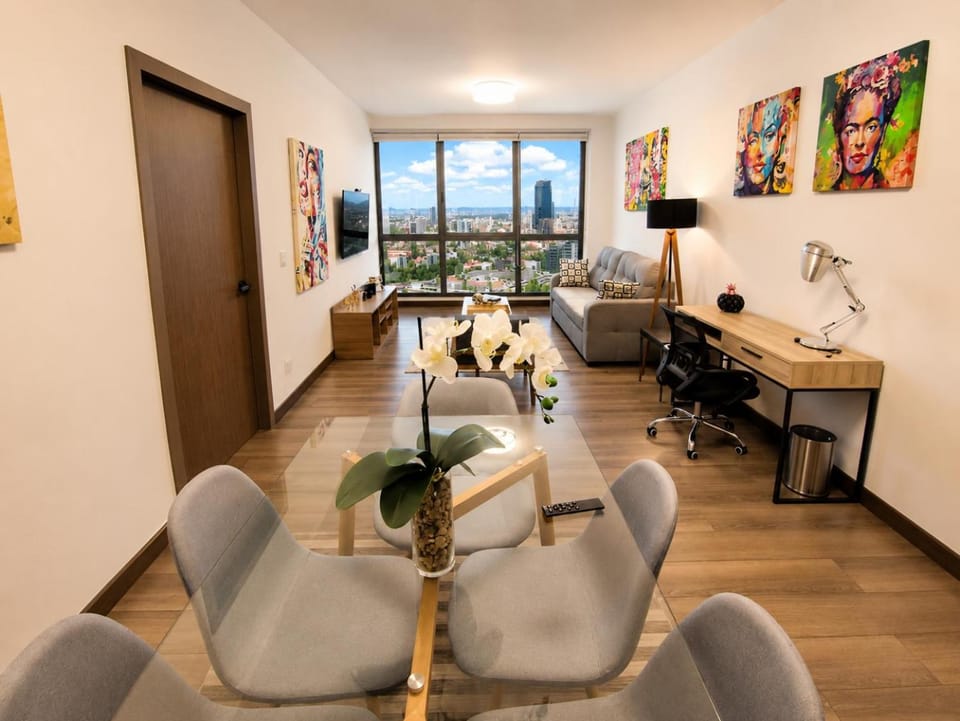 Modern Hi-RisePoolHot tubHigh-speed WIFI Apartment in Mexico City