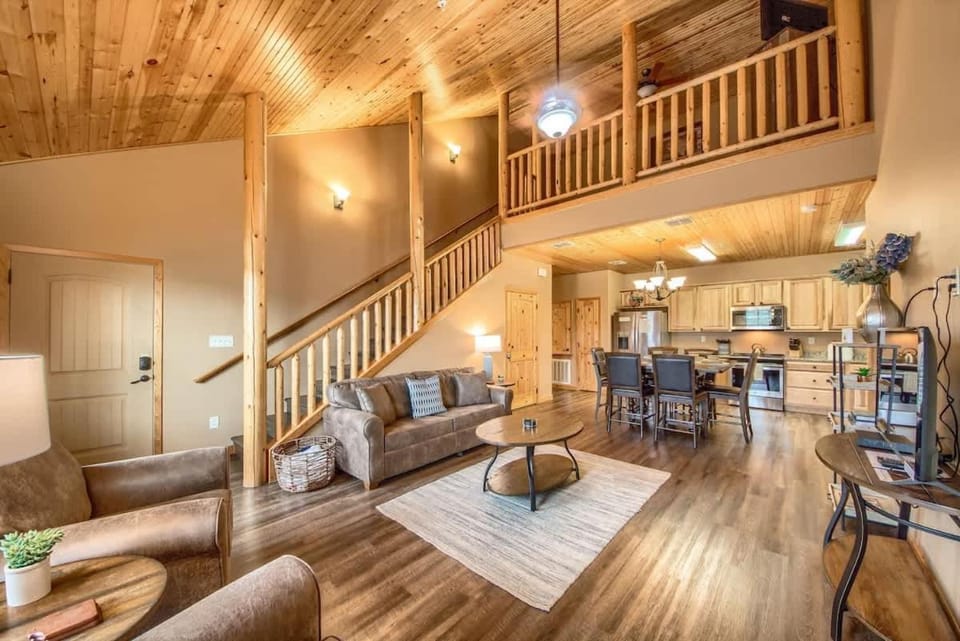 OM A13 Gruene Grove Bungalow at Old Mills Resort House in New Braunfels