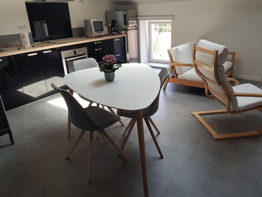 Petite maison type Loft en plein bourg d'Ambazac Apartment in Nouvelle-Aquitaine