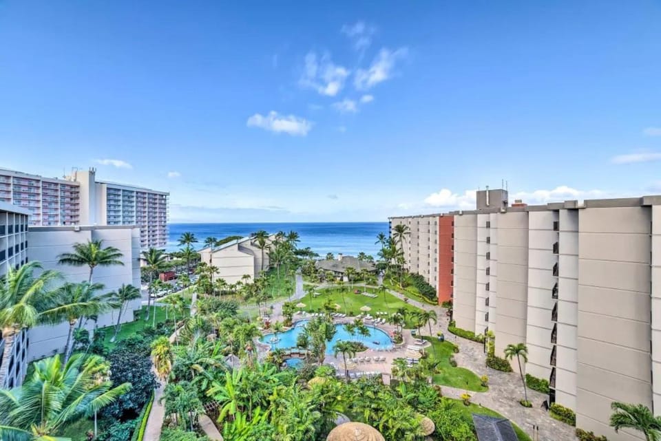Pool view, Sea view