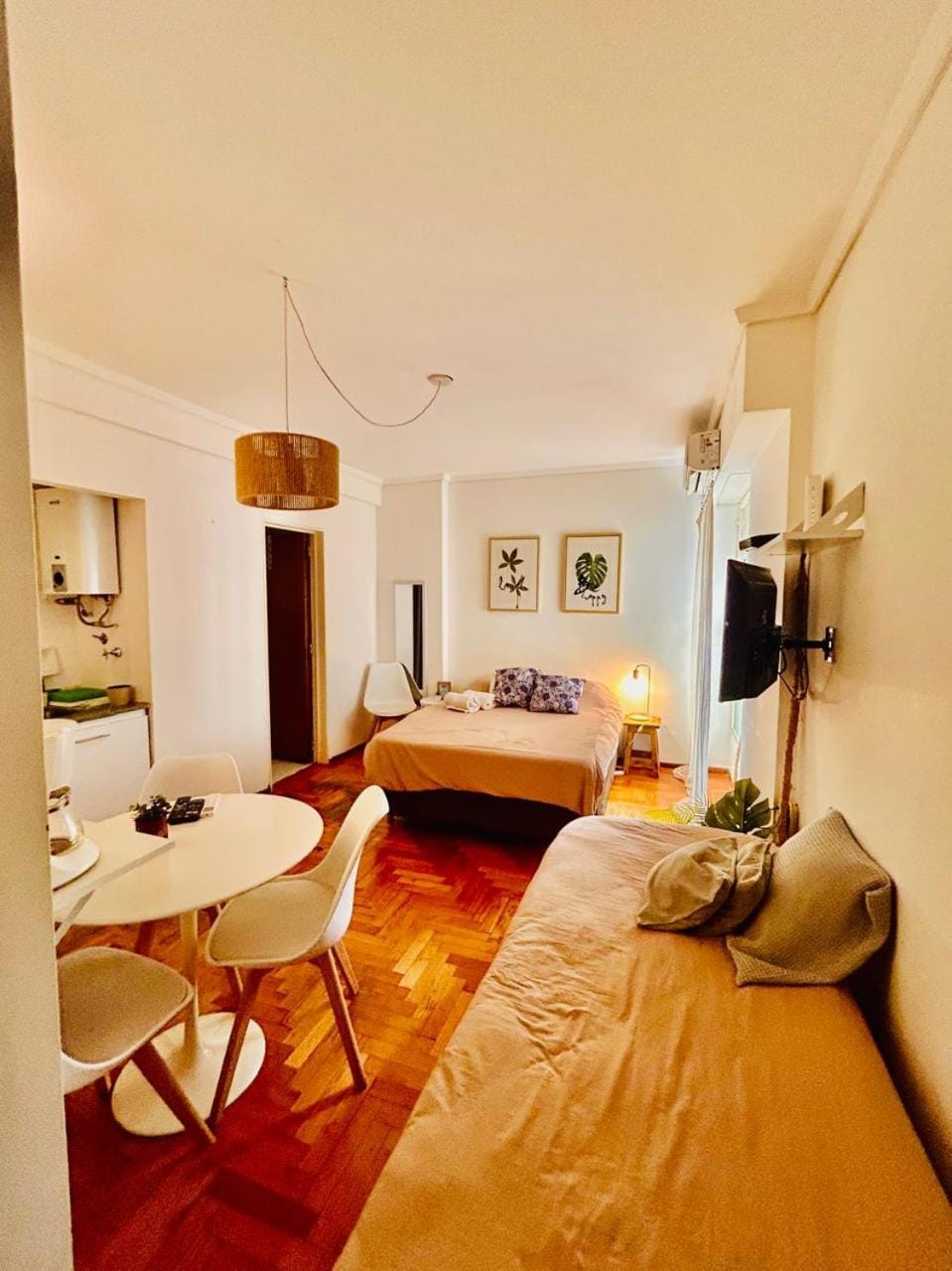 Photo of the whole room, Decorative detail, Decorative detail, Guests, Area and facilities, air conditioner