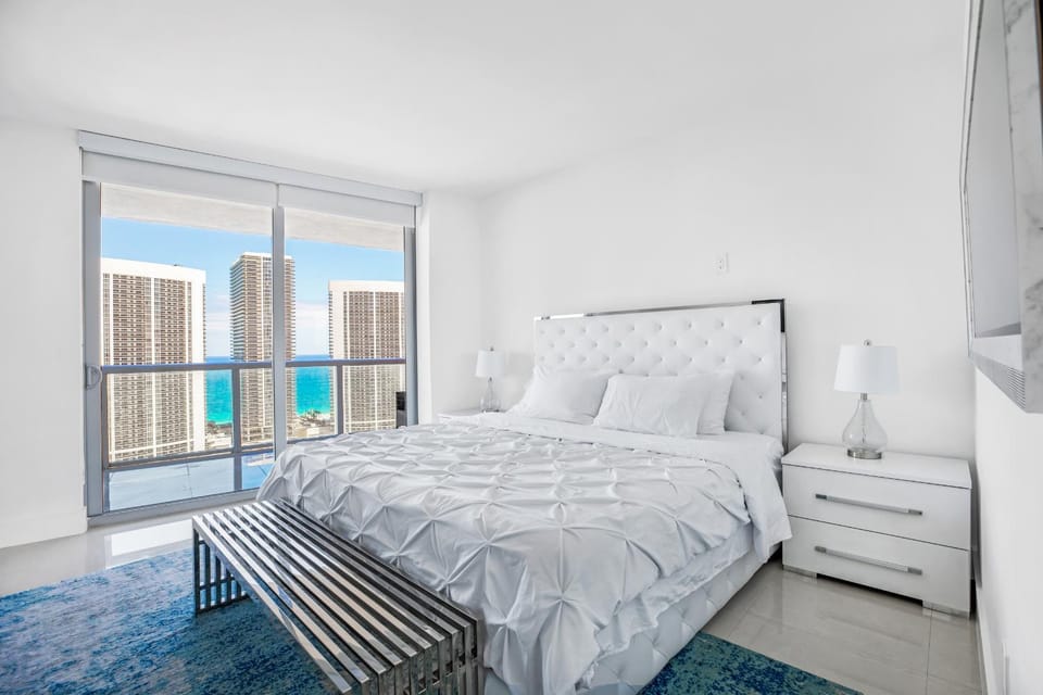 Bed, View (from property/room), Bedroom, Sea view