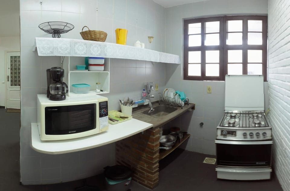 Coffee/tea facilities, Kitchen or kitchenette, minibar, pet friendly, stove