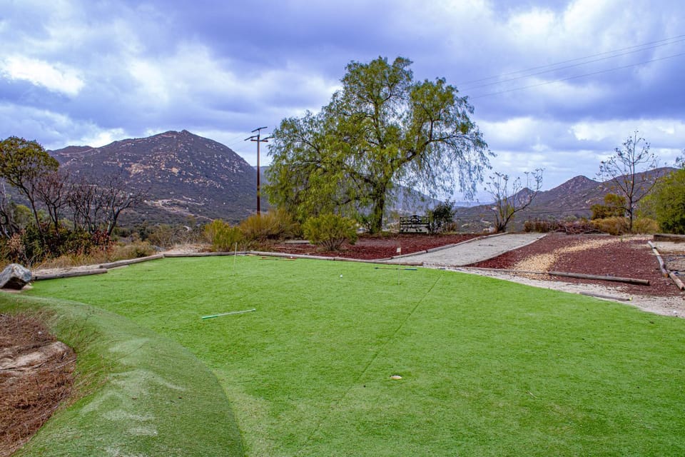 Hilltop Hacienda 10 Acres Free Heated Salt Pool Spa City Mountain Views Basketball Golf Horseshoes House in Southern California