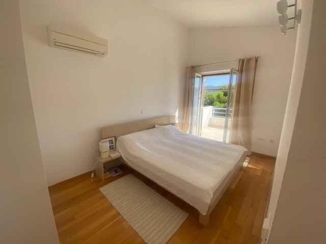 Bedroom, air conditioner