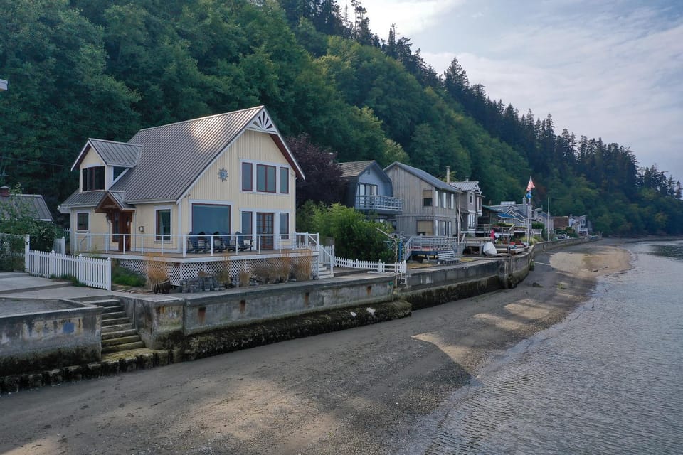 Property building, Beach