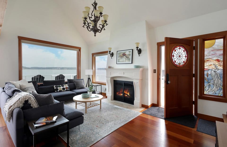 Living room, flat iron
