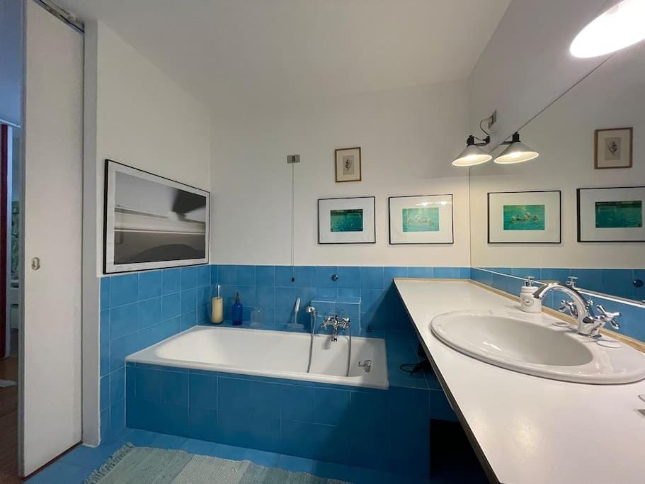 Bathroom, Bath