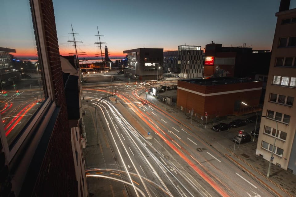 Nearby landmark, Facade/entrance, View (from property/room), Balcony/Terrace, Landmark view, Sea view