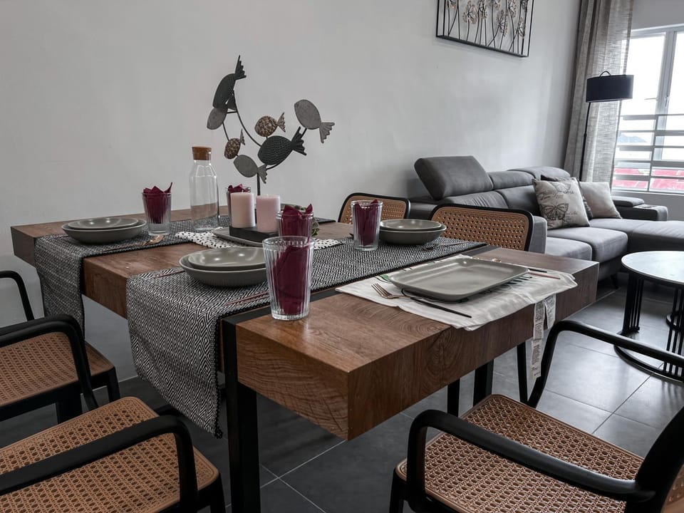Living room, Dining area