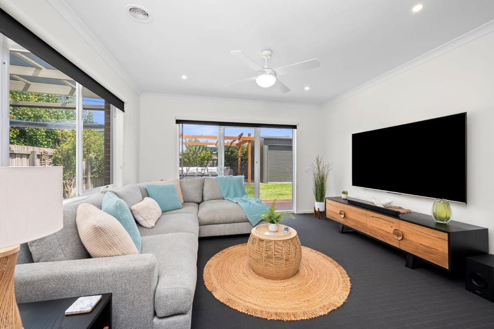 Aerial Beach House - Beach & Golf House in Torquay