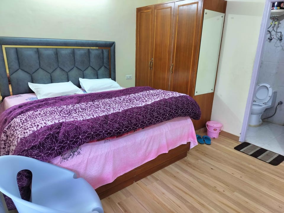 Shimla Vibes B & B free pick and drop from ISBT Shimla Apartment in Shimla