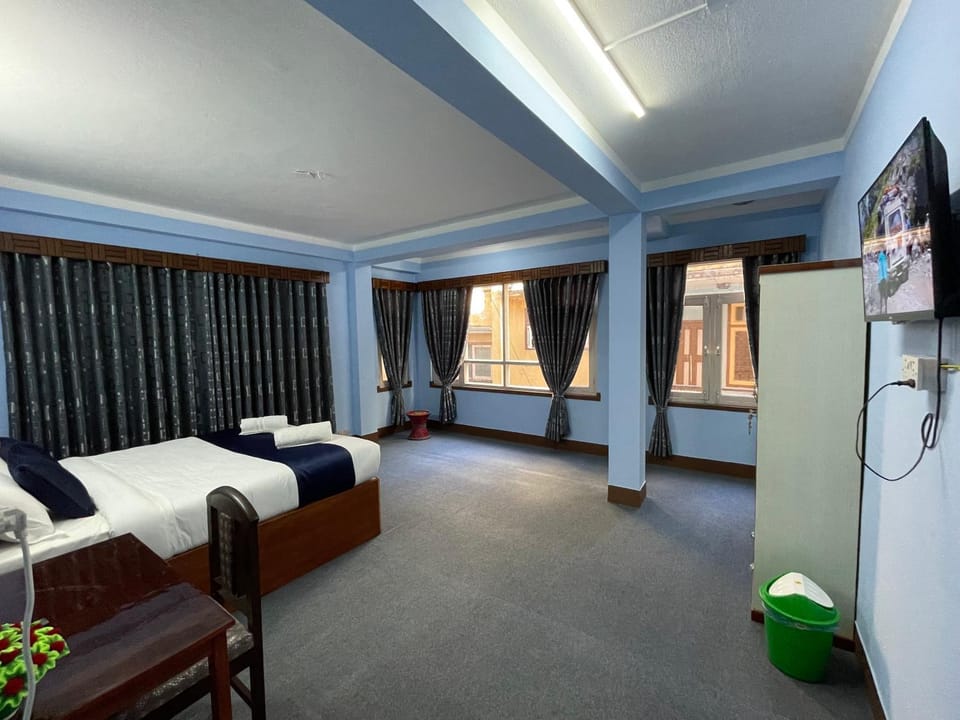 Bed, TV and multimedia, Living room, Photo of the whole room, Bedroom