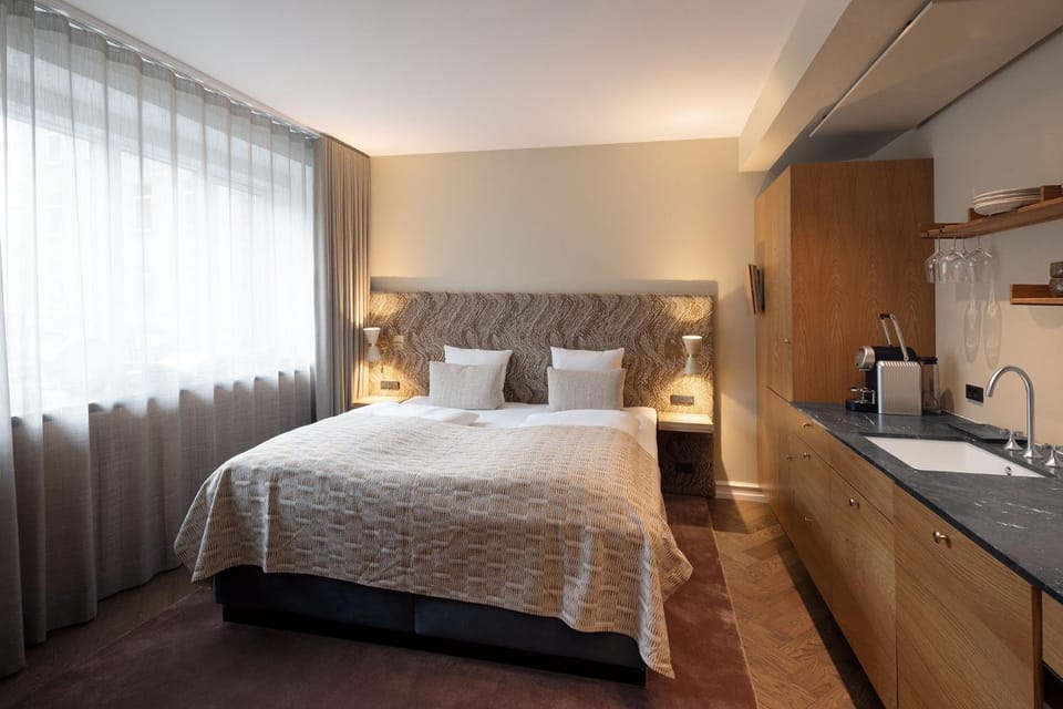 Kitchen or kitchenette, Bedroom