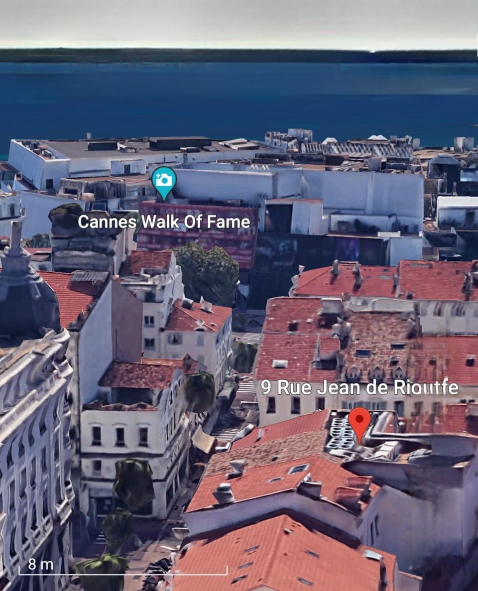 Meilleure localisation à Cannes, Palais des festivals, rue d'Antibes, charme mansardes, plafonds bas à certains endroits Apartment in Cannes