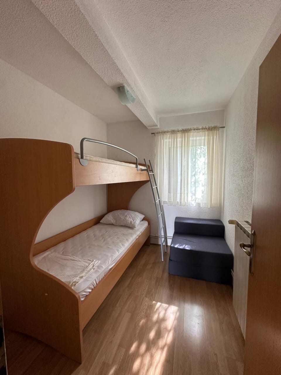 Apartmani Adria Apartment in Okrug Gornji