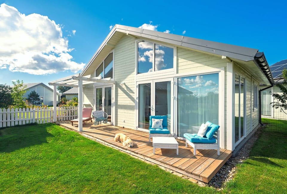 Property building, Garden, Balcony/Terrace, pet friendly, sunbed