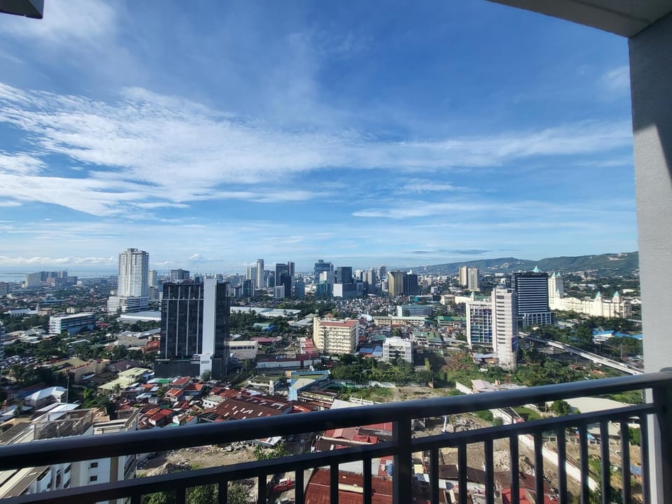 Balcony/Terrace, City view