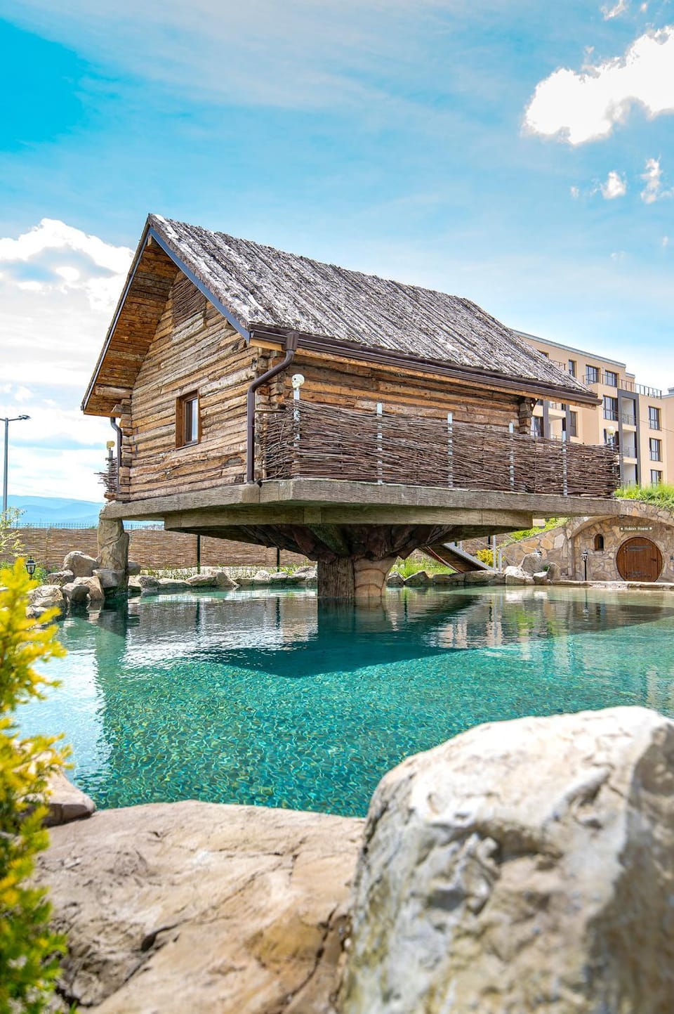 Property building, Nearby landmark, Day, On site, Lake view, Pool view, Swimming pool, Swimming pool