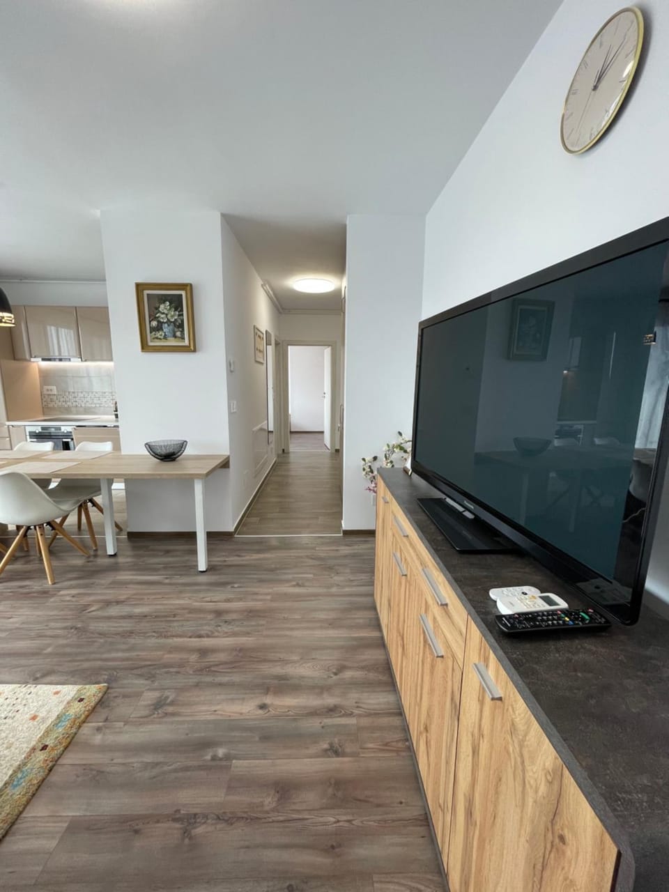 TV and multimedia, Dining area