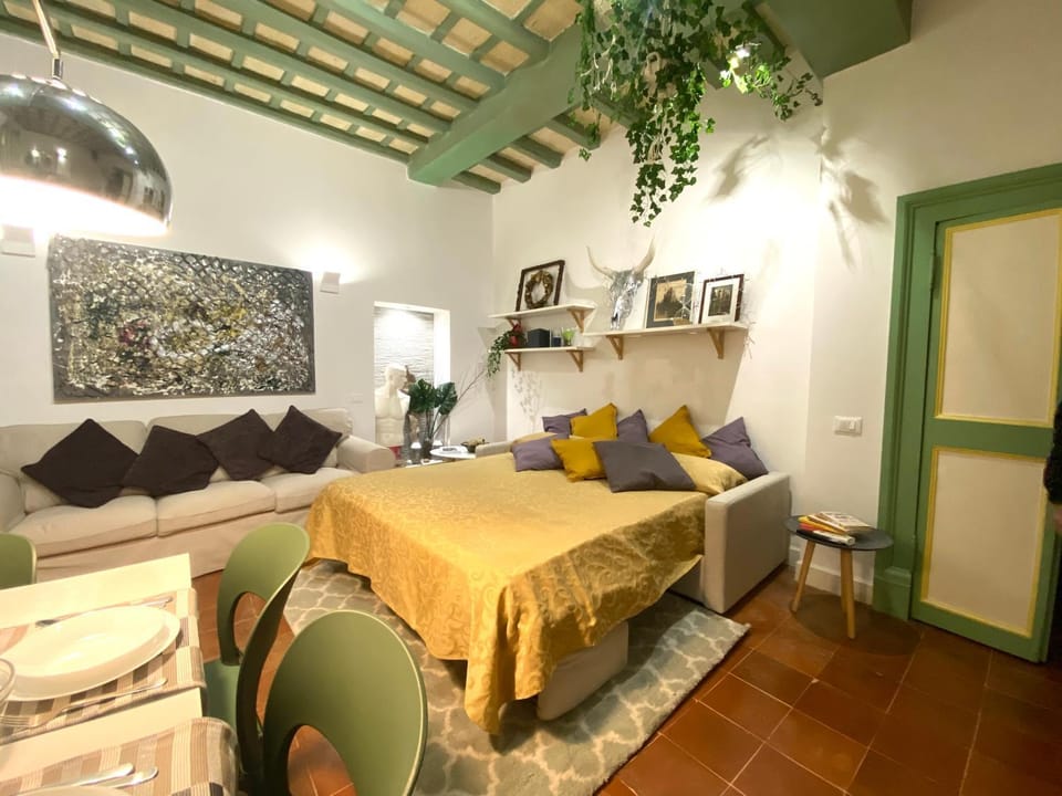 Living room, Photo of the whole room, Seating area, Dining area, internet, air conditioner