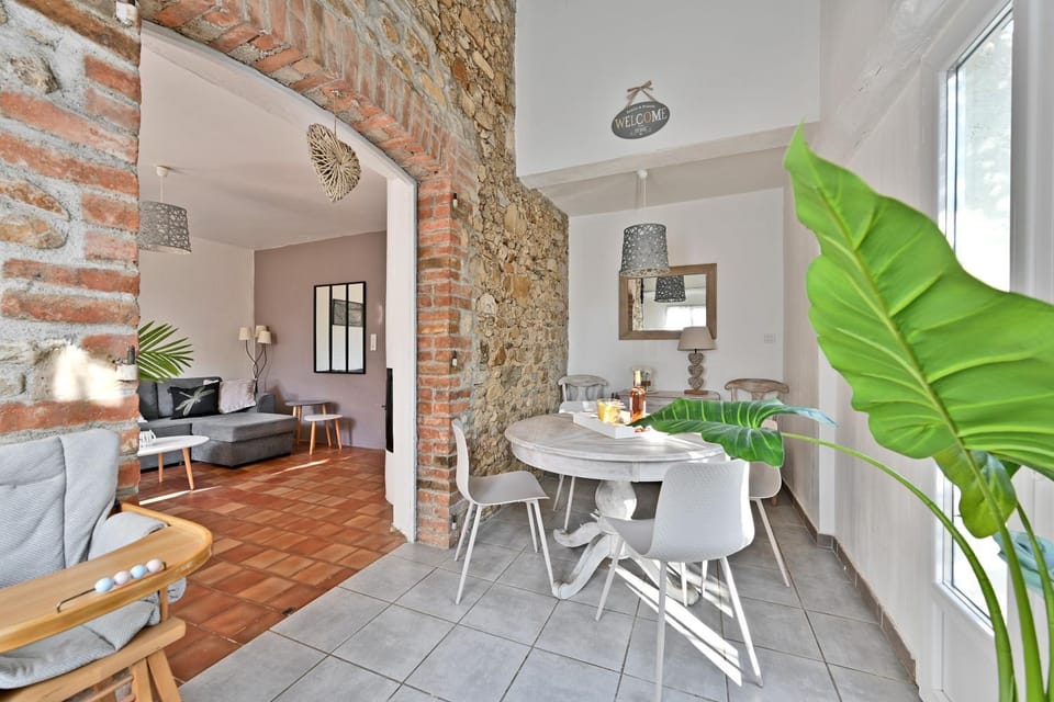 Other, Dining area