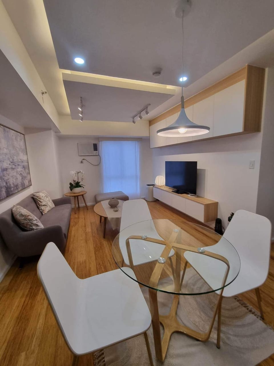 Living room, Dining area