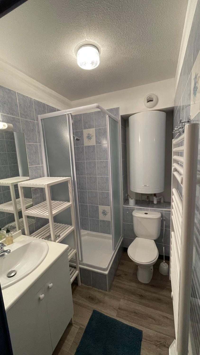 Shower, Toilet, Bathroom