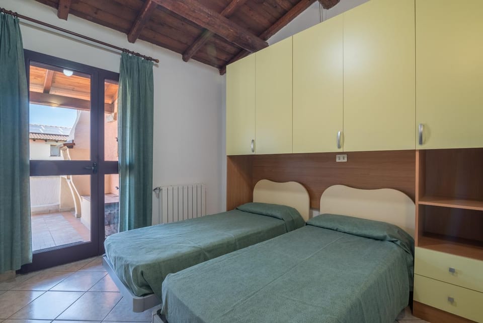 Property building, Living room, Bedroom