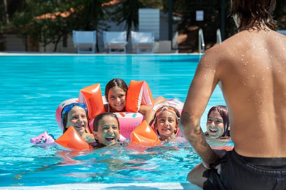 Kids's club, Swimming pool