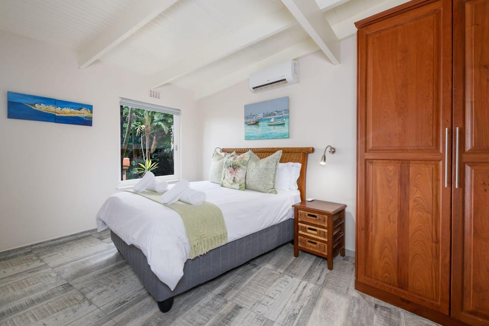 Bed, Bedroom, wardrobe, air conditioner