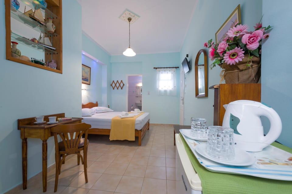 Toilet, Bed, Coffee/tea facilities, Photo of the whole room