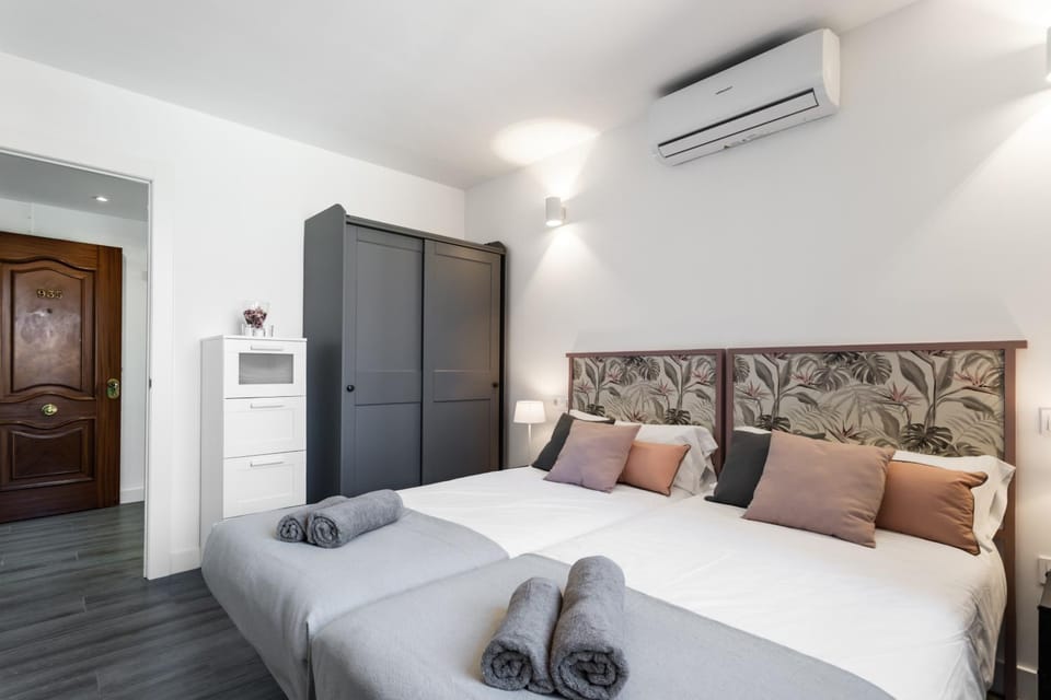 Bed, Photo of the whole room, Bedroom, towels, wardrobe, air conditioner