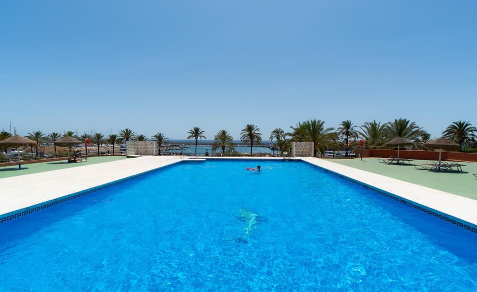Swimming pool, Swimming pool