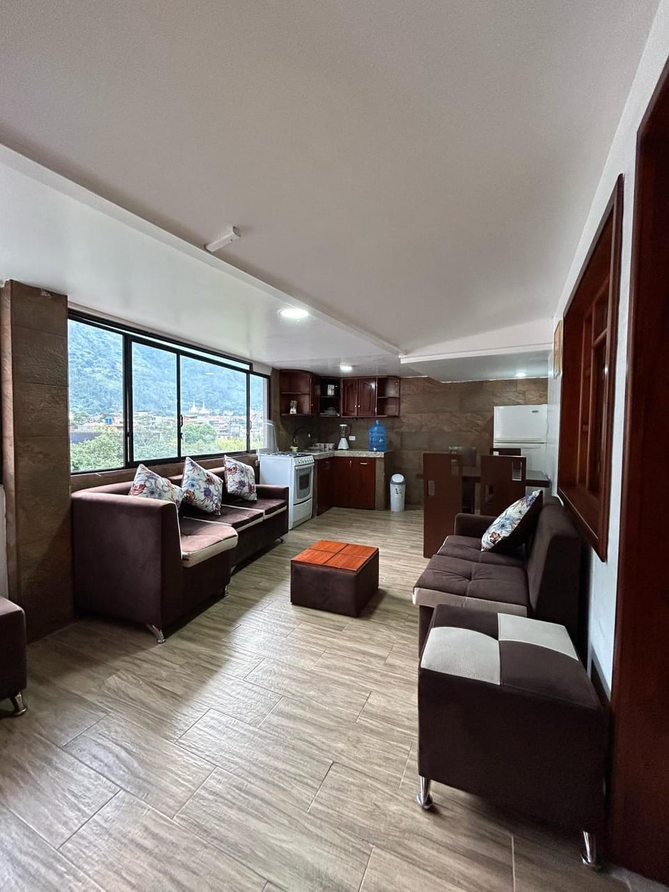 Kitchen or kitchenette, Living room, Seating area