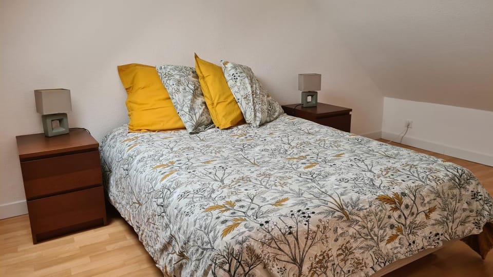 Bed, Bedroom