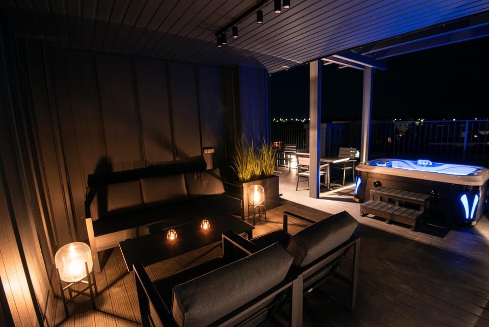 Night, Hot Tub, View (from property/room), Balcony/Terrace, Hiking