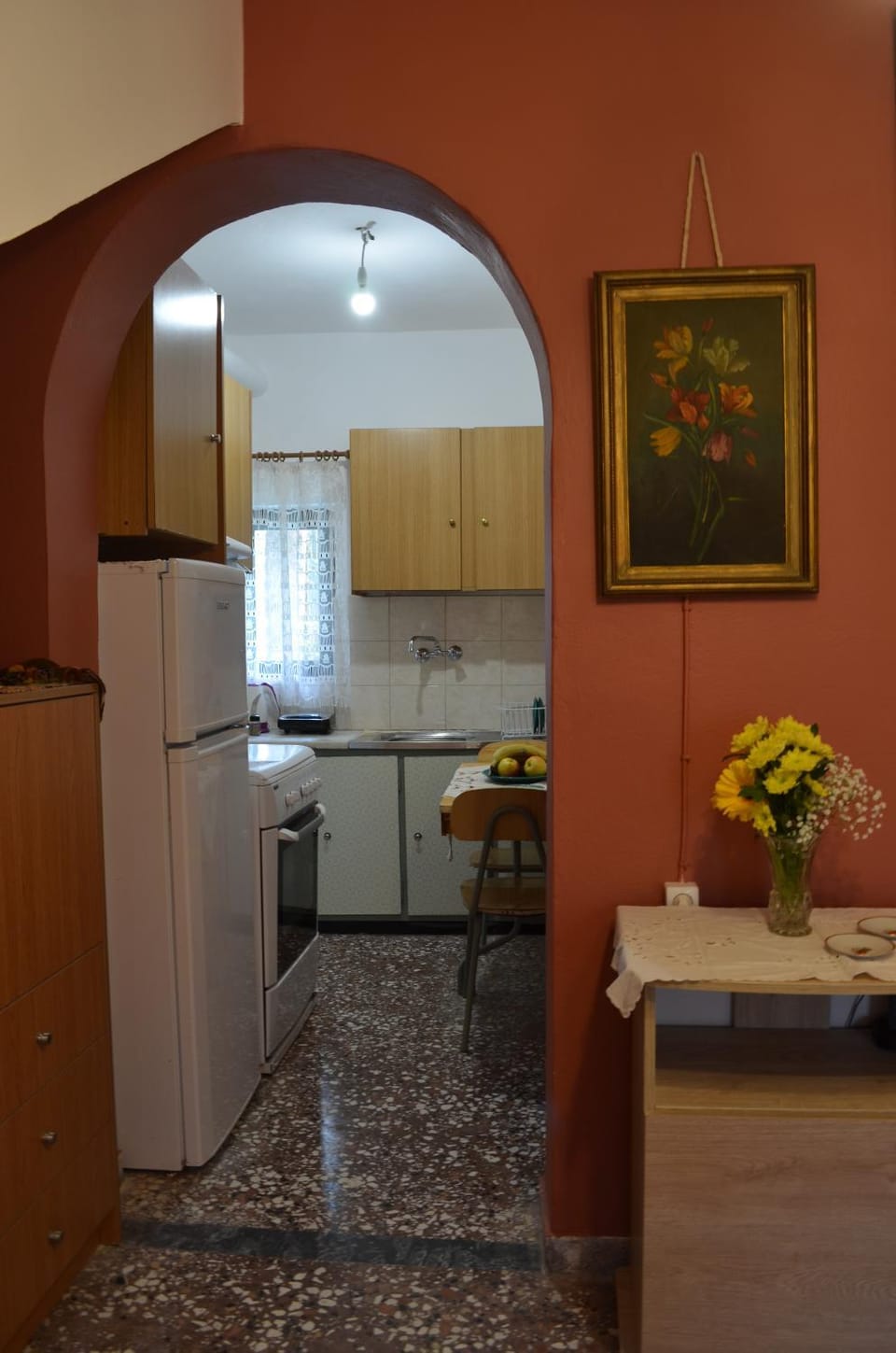 Kitchen or kitchenette, Dining area, stove