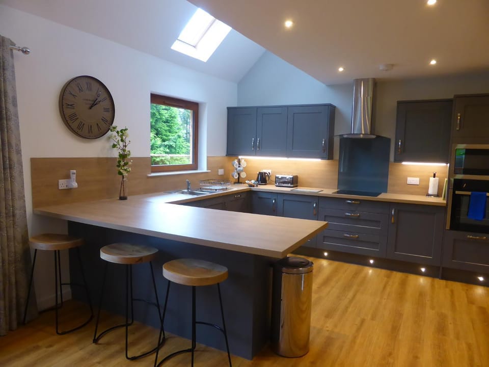 Kitchen or kitchenette, Dining area, dishwasher, pet friendly, stove