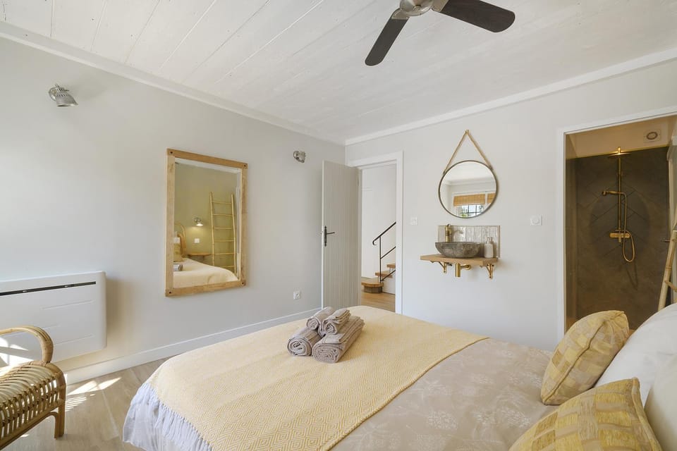 Living room, Bedroom