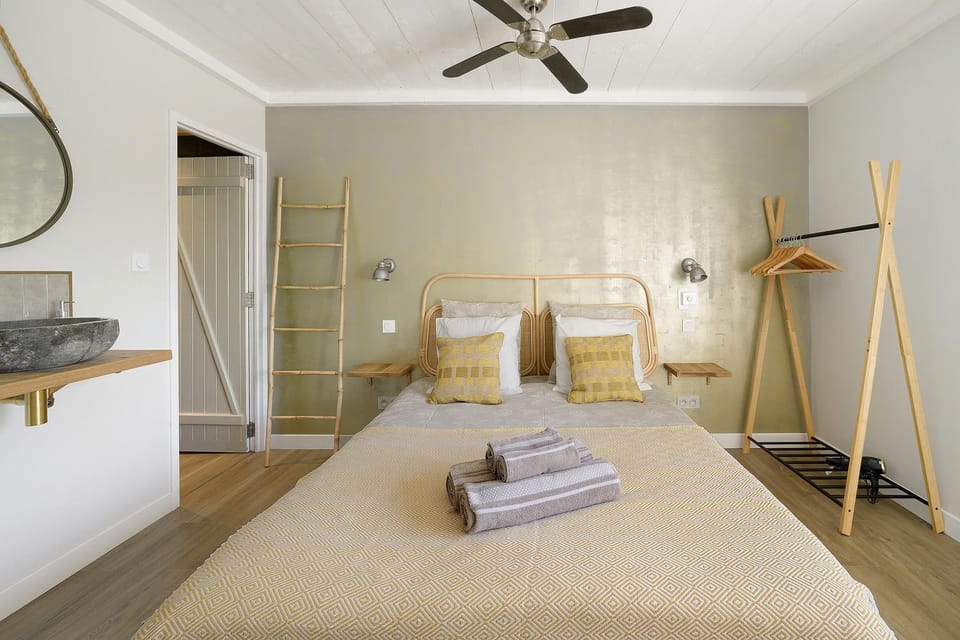 Property building, Living room, Bedroom