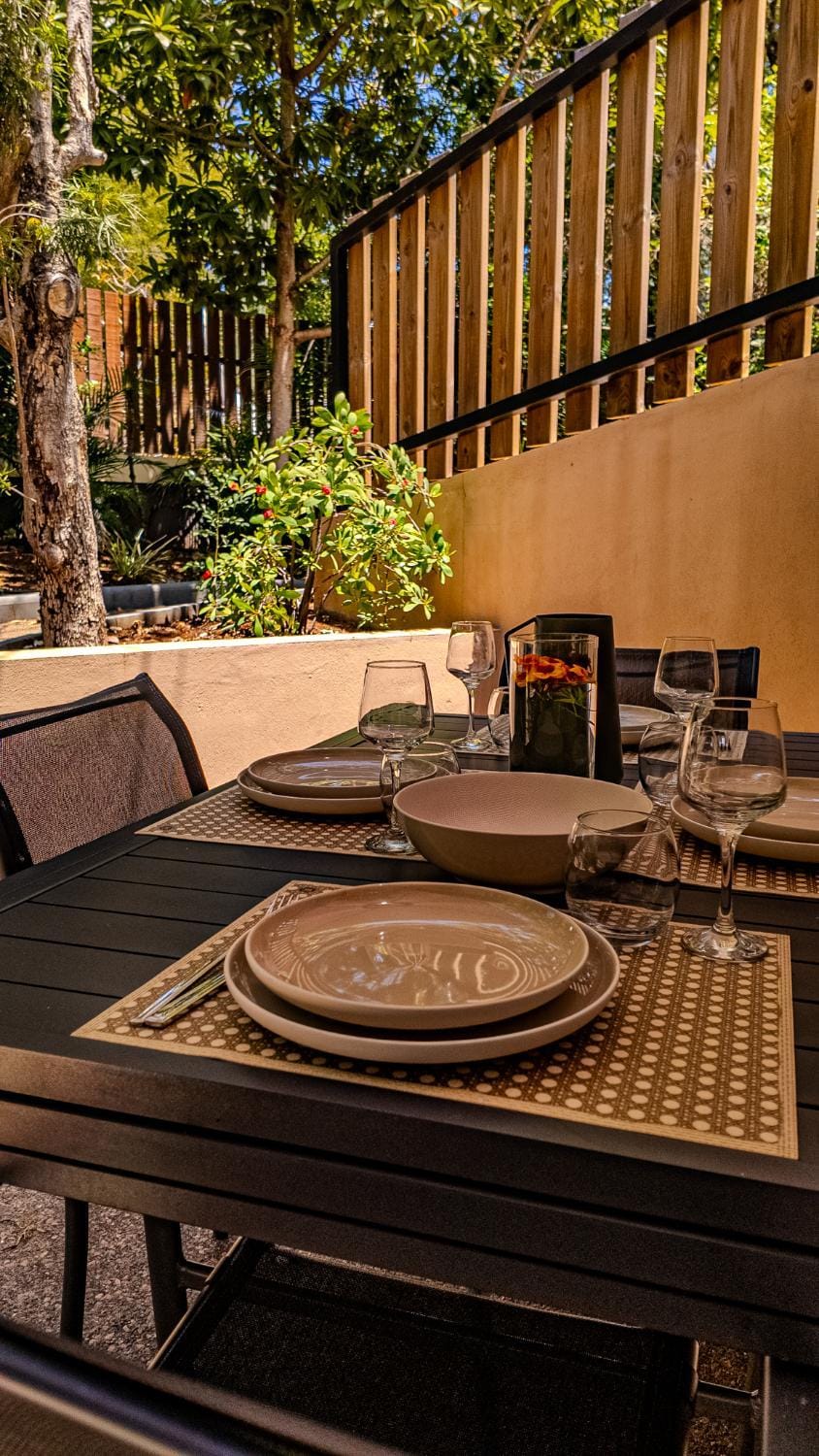 Garden, Dining area