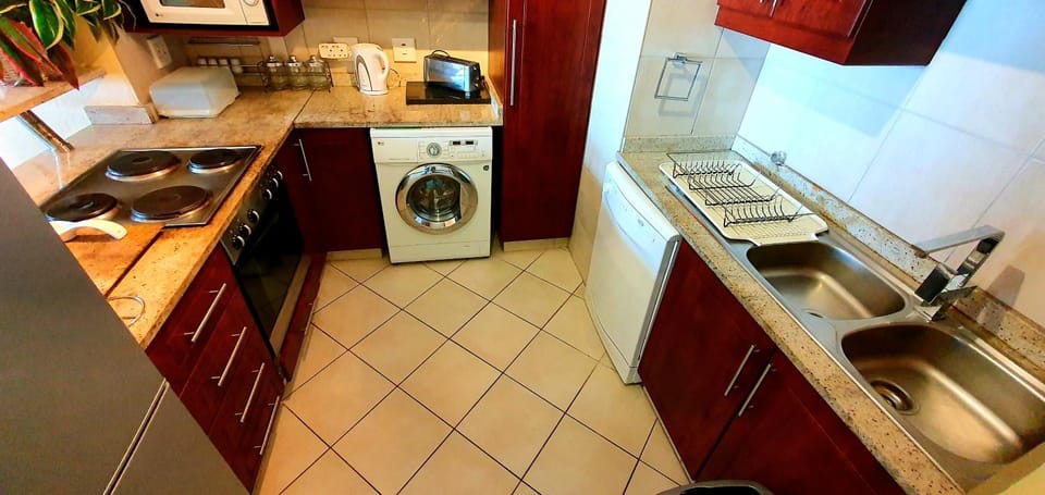 Kitchen or kitchenette, dishwasher, minibar, pet friendly, stove, toaster, washing machine, dryer