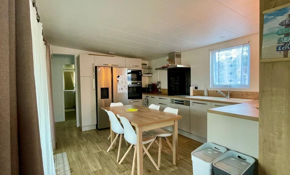 Dining area, dishwasher, oven, kitchen