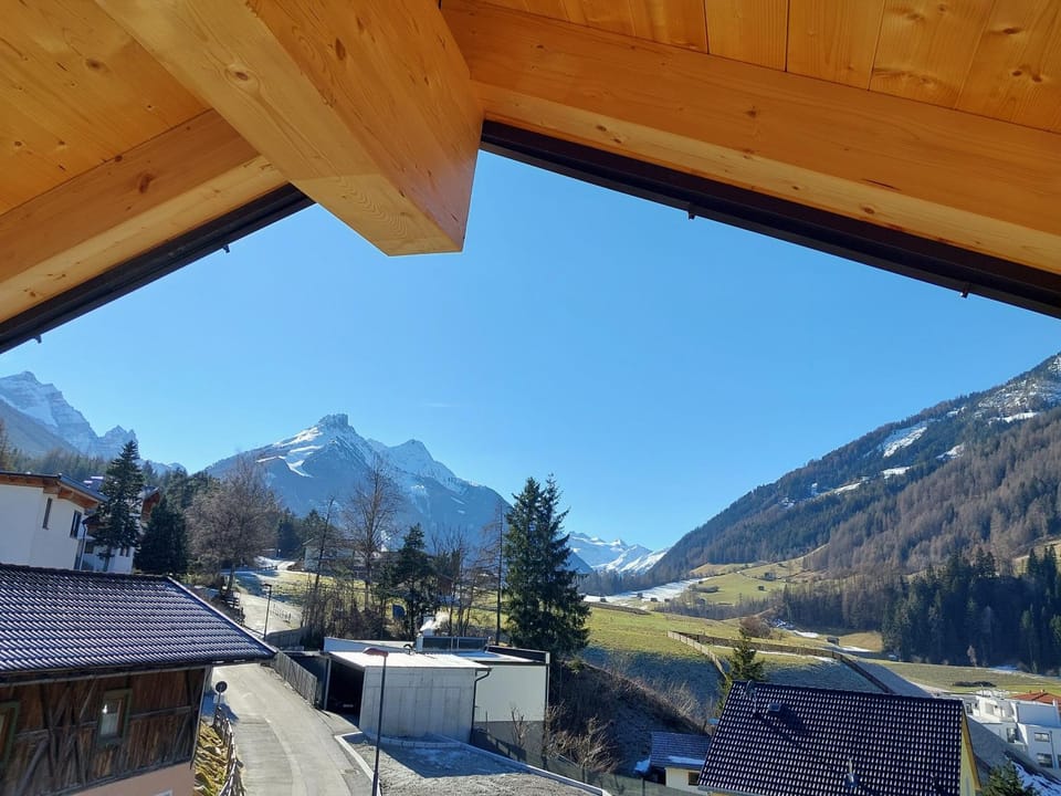 View (from property/room), Mountain view